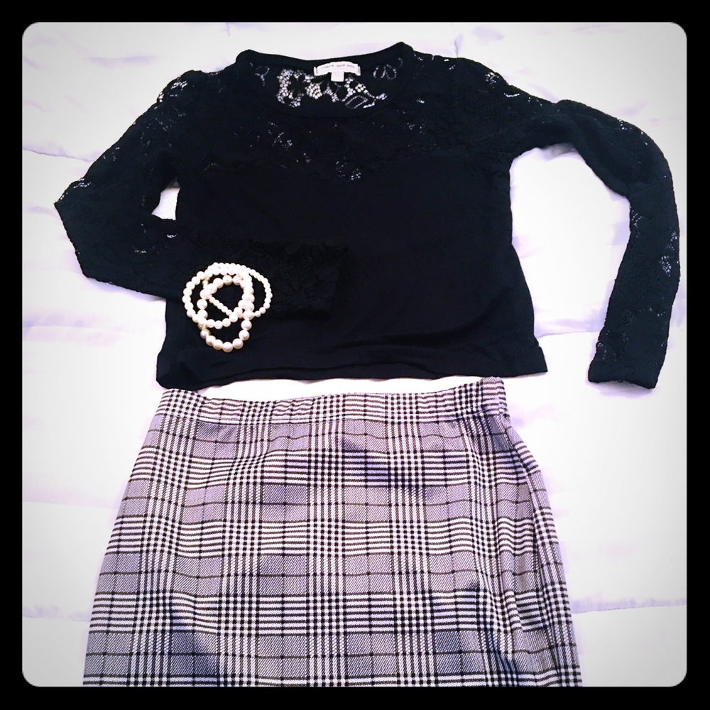 Lovely lace crop top!